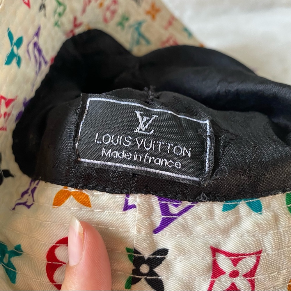 Louis Vuitton FAUX Monogram Bucket Hat - Picture 4 of 8